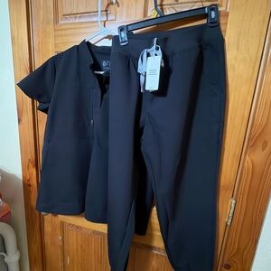 Figs scrub set, NWT LP black Zamora and large EUC montex.